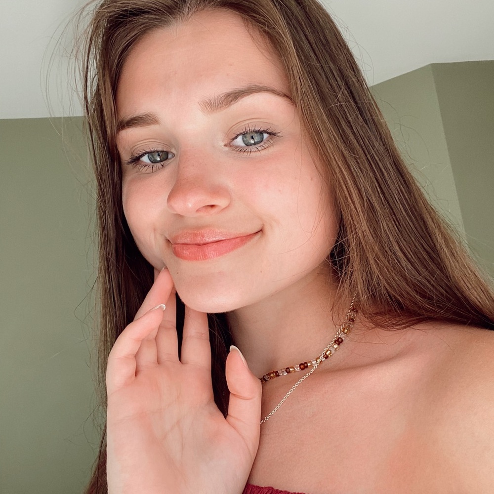 Meet your Posher, Lauren